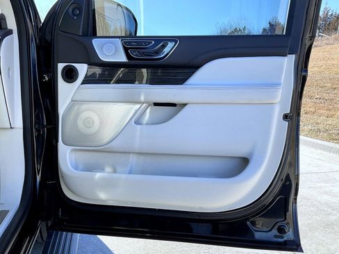 Certified 2021 Lincoln Navigator L Black Label w/ Cargo Convenience Package image 17