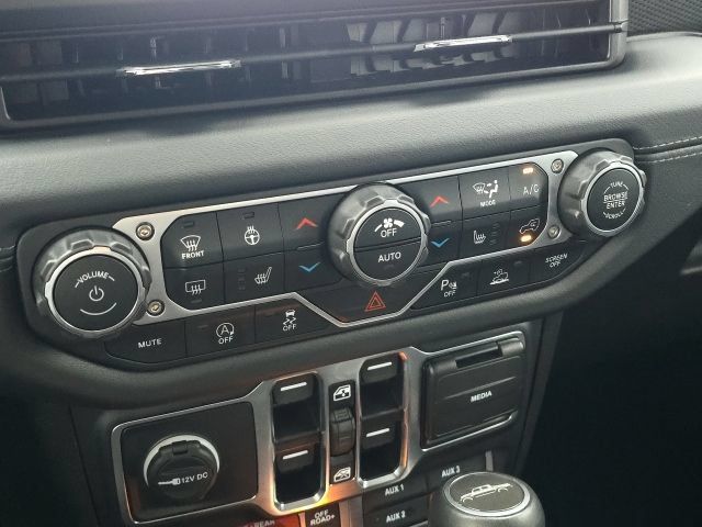 Used 2024 Jeep Gladiator Rubicon AWD/4WD image 37