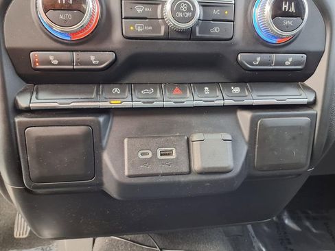 Used 2020 GMC Sierra 1500 SLE w/ SLE Value Package image 8