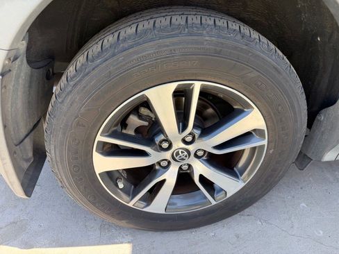 Certified 2018 Toyota RAV4 XLE FWD image 23