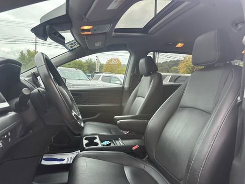 Used 2024 Honda Odyssey EX-L image 11