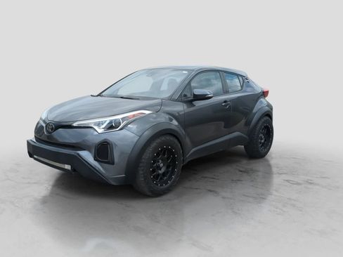 Used 2019 Toyota C-HR LE FWD image 4