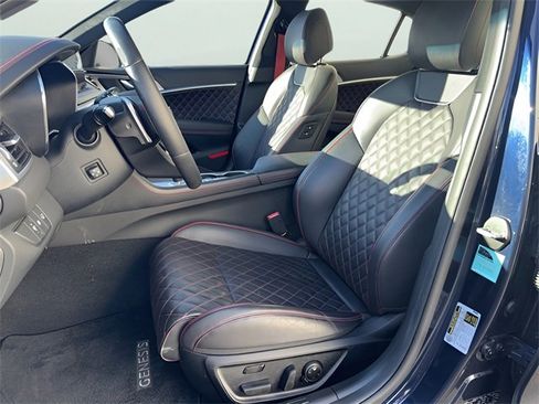 Used 2023 Genesis G70 3.3T w/ Sport Prestige Package image 10