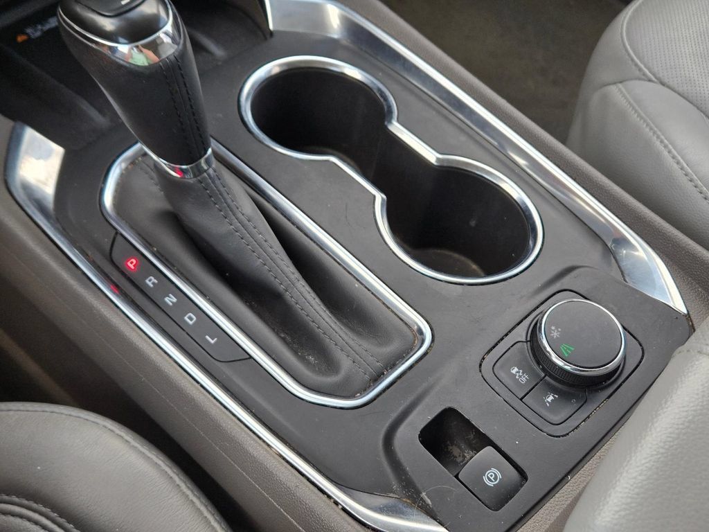 Used 2019 Chevrolet Traverse Premier w/ Driver Confidence II Package FWD image 29