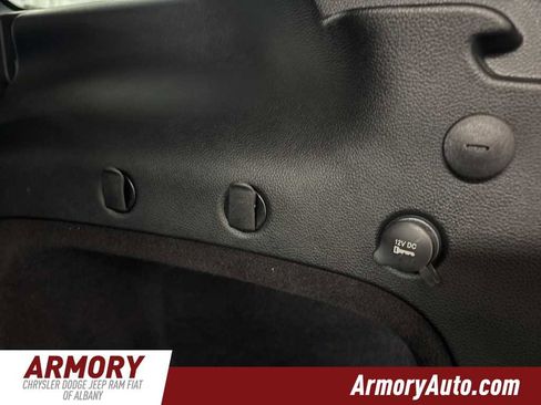 Used 2019 Jeep Grand Cherokee Laredo image 28