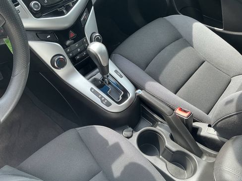 Used 2016 Chevrolet Cruze LT FWD image 22