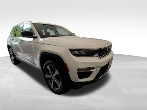 Used 2023 Jeep Grand Cherokee 4WD 4xe image 7