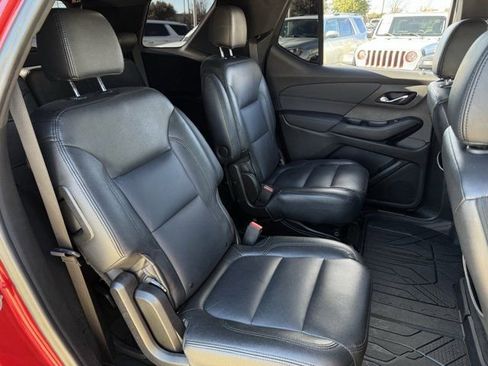 Used 2023 Chevrolet Traverse LT image 33