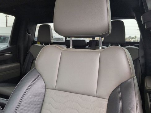 Used 2025 Chevrolet Silverado 1500 ZR2 w/ Technology Package image 21