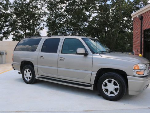 Used 2001 GMC Yukon XL Denali AWD/4WD image 55