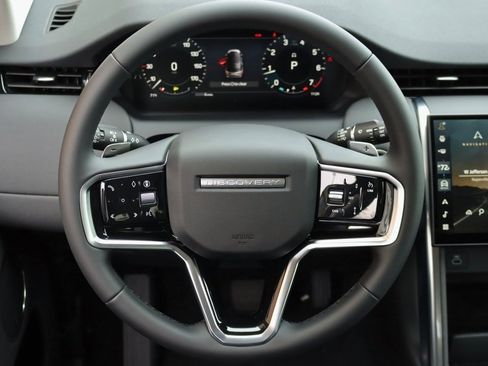 Used 2025 Land Rover Discovery Sport S image 17