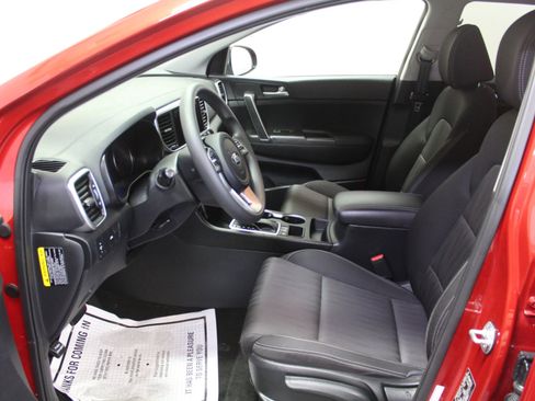 Used 2020 Kia Sportage LX image 16