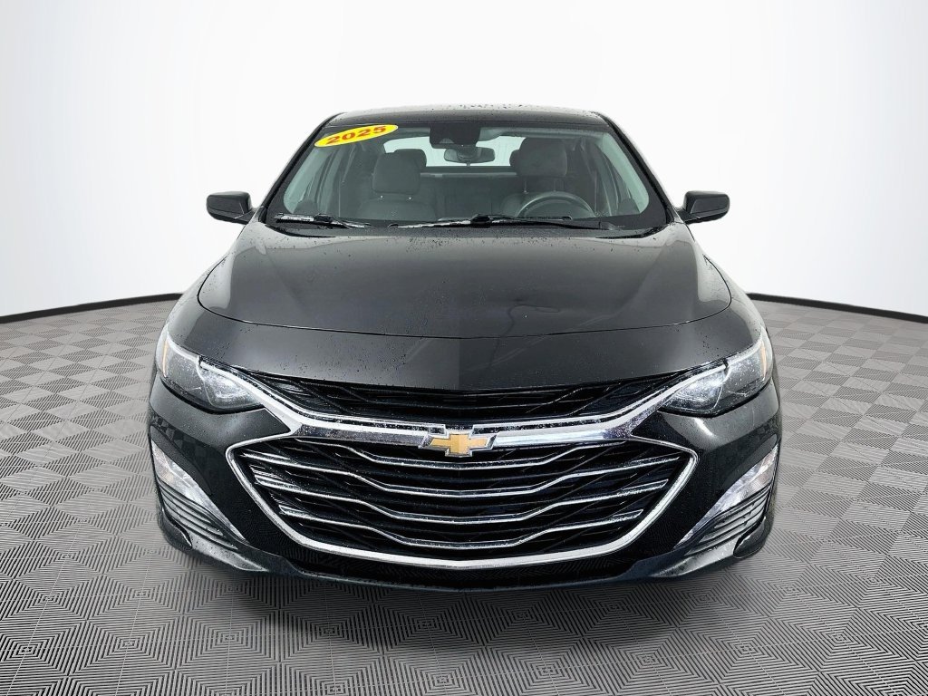 Used 2025 Chevrolet Malibu LT FWD image 4