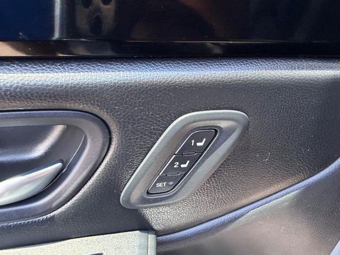 Used 2025 Honda Pilot Touring image 23