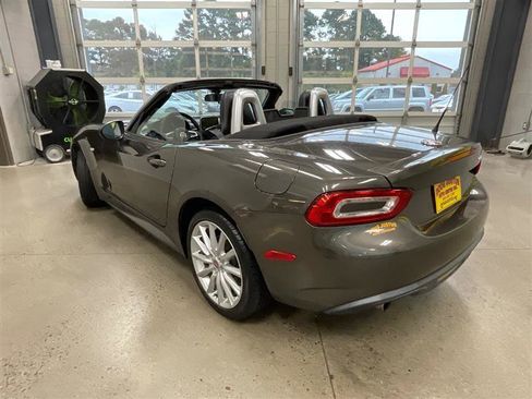 Used 2017 FIAT 124 Spider Lusso image 24