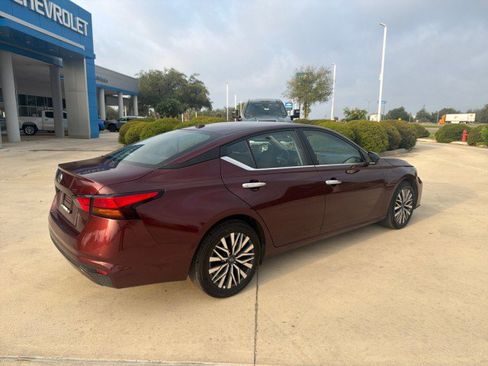 Used 2025 Nissan Altima 2.5 SV image 13