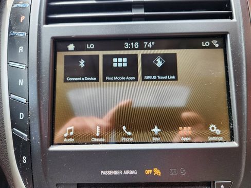 Used 2017 Lincoln MKC Reserve w/ Lincoln MKC Climate Package AWD/4WD image 17
