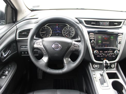Used 2020 Nissan Murano SL w/ Moonroof Package AWD/4WD image 16