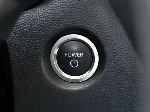 Used 2025 Toyota Corolla LE w/ Convenience Package FWD image 28