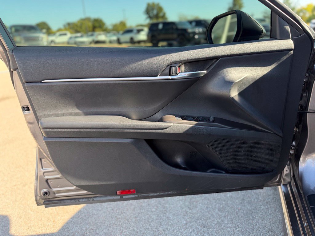 Used 2023 Toyota Camry SE FWD image 18