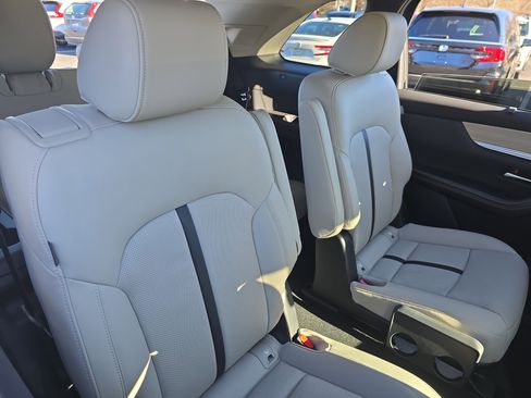 Used 2025 MAZDA CX-90 3.3 Turbo w/ Preferred Package image 12