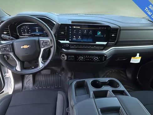 Used 2025 Chevrolet Silverado 3500 LT w/ Safety Package AWD/4WD image 17