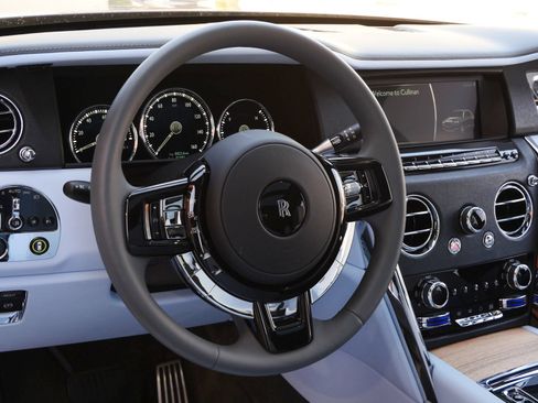 Used 2023 Rolls-Royce Cullinan w/ Cullinan Package AWD/4WD image 17