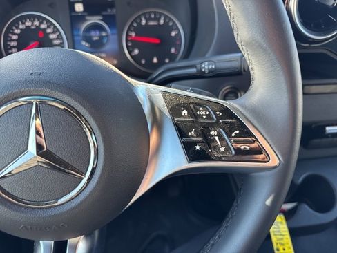 Used 2025 Mercedes-Benz Sprinter 2500 image 27