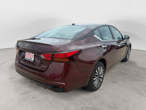 Used 2025 Nissan Altima 2.5 SV AWD/4WD image 14