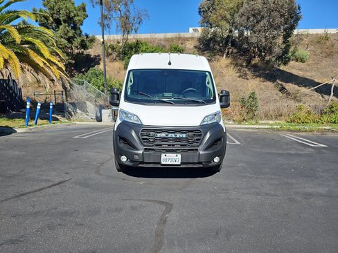 Used 2024 RAM ProMaster 2500 w/ Convenience Group FWD image 2