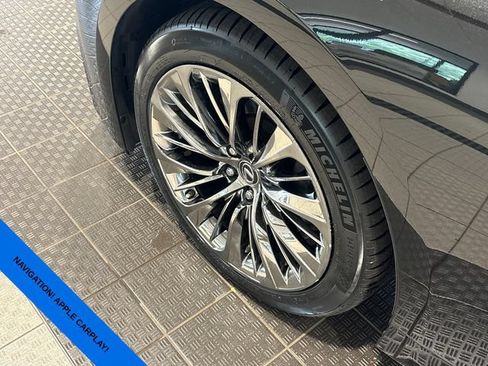 Used 2020 Lexus LS 500 w/ Interior Upgrade Package RWD image 5