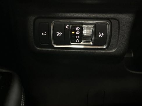 Used 2024 Lincoln Corsair AWD image 25