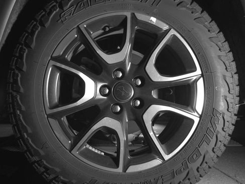 Used 2025 Jeep Compass Trailhawk image 14