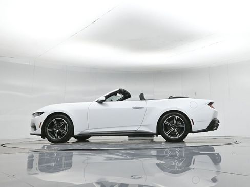 Used 2024 Ford Mustang Convertible image 53