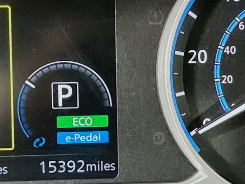 Used 2023 Nissan Leaf S image 19