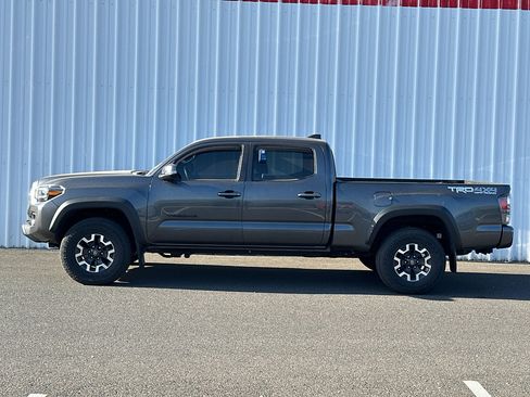 Certified 2023 Toyota Tacoma TRD Off-Road w/ TRD Premium Off Road Package AWD/4WD image 3