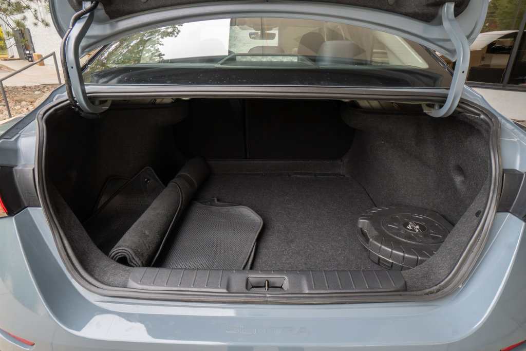 Used 2024 Nissan Sentra SR FWD image 20