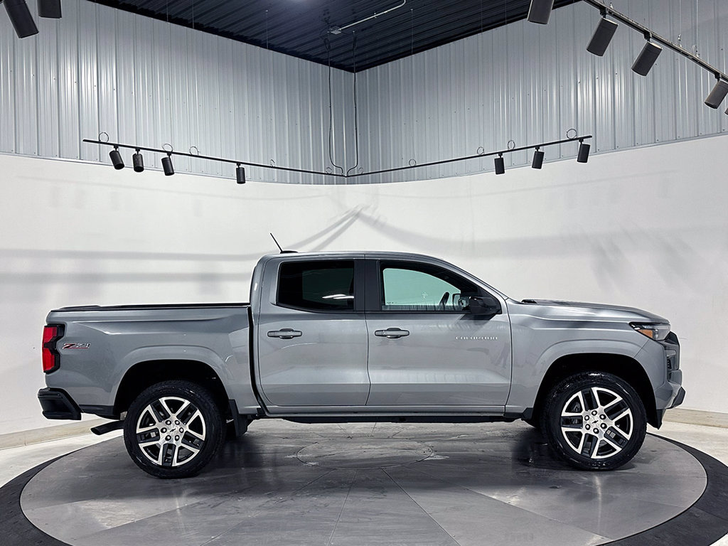 Used 2024 Chevrolet Colorado Z71 w/ Z71 Convenience Package 2 AWD/4WD image 10