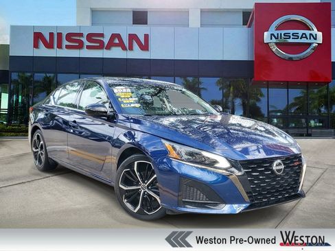Certified 2023 Nissan Altima 2.5 SR FWD image 1