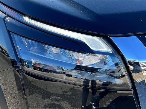 Certified 2025 Nissan Pathfinder Platinum w/ Cargo Package image 29