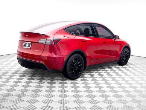 Used 2022 Tesla Model Y Long Range AWD/4WD image 5