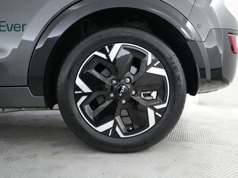 Used 2024 Kia Niro Wave image 9