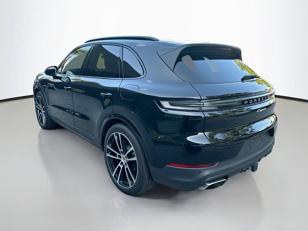 Certified 2026 Porsche Cayenne E-Hybrid AWD/4WD image 3