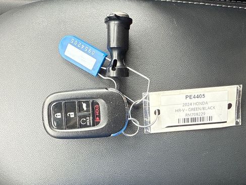 Certified 2024 Honda HR-V EX-L image 4