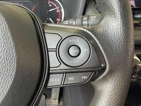 Used 2025 Toyota RAV4 XLE AWD/4WD image 36