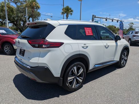 Certified 2023 Nissan Rogue SL w/ SL Premium Package FWD image 4