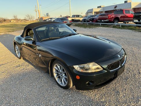 Used 2005 BMW Z4 2.5i image 1
