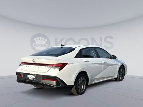 Certified 2024 Hyundai Elantra SEL FWD image 7