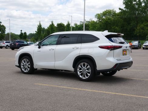 Used 2021 Toyota Highlander Limited AWD/4WD image 5