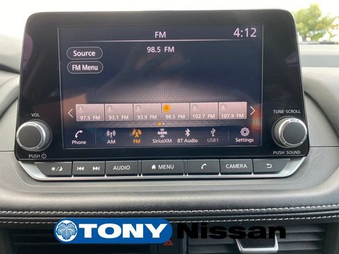 Used 2024 Nissan Rogue SV FWD image 16